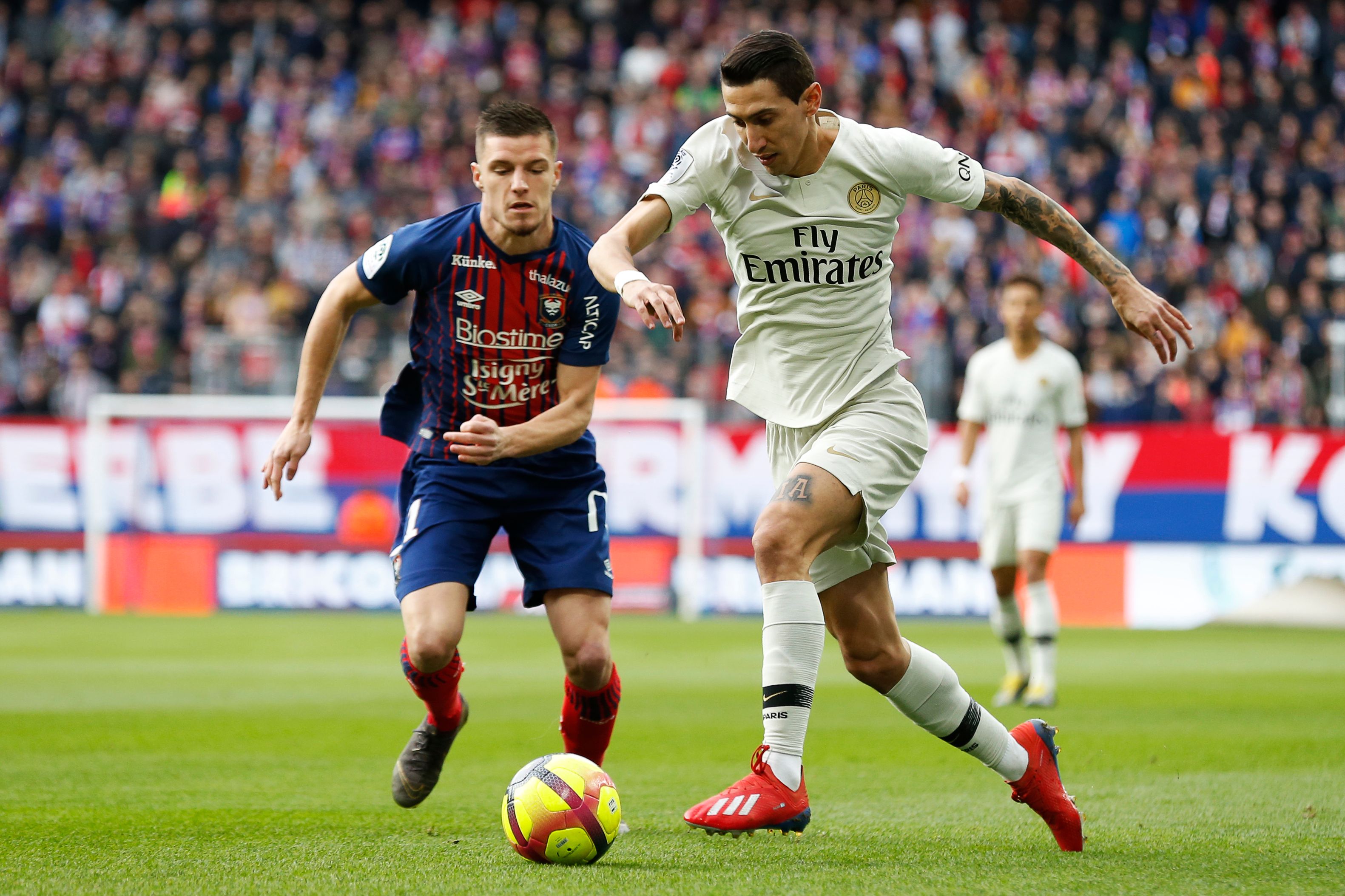 海港在亚冠已跨赛季10场不胜，上次赢球是整整一年前