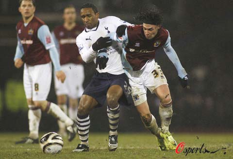 利兹联3-1切尔西，蓝军完败，暴露战术短板，惧怕强队。