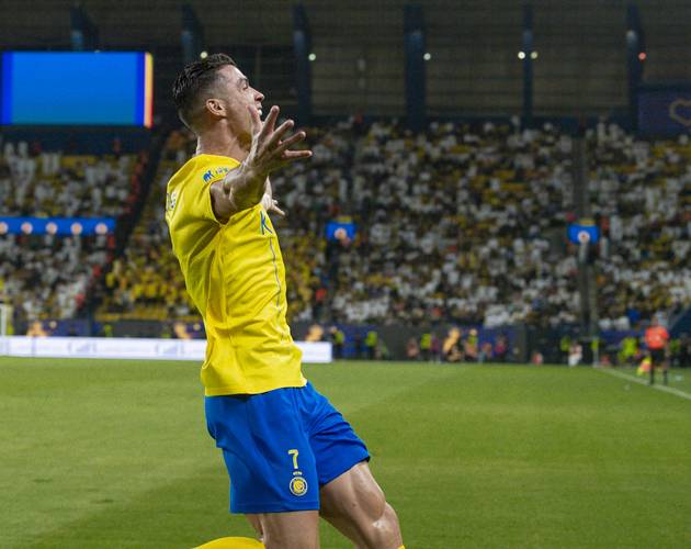 姆伯莫不想让曼联和喀麦隆起冲突，决定让二者商讨回国时间